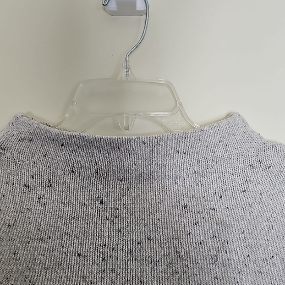 LOFT Light Gray Women's Sweater - Picture 2 of 7